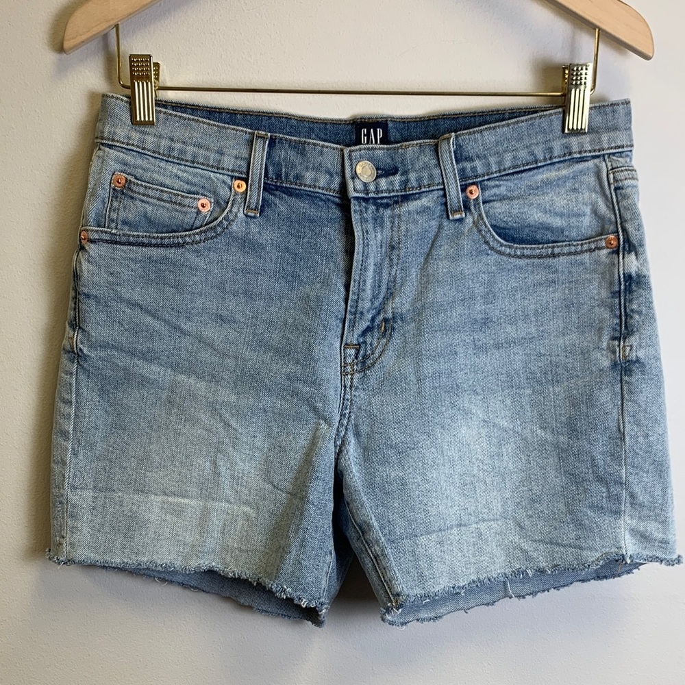 GAP Women's Faded Blue Jean Shorts Size 29